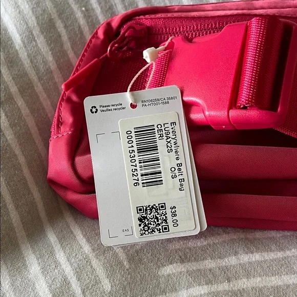 lululemon athletica hot pink everywhere belt Bag, NWT. - Picture 5 of 6